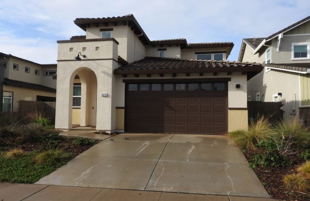 Sunridge Village with SOLAR! - 4070 Audris Way, Rancho Cordova, CA 95742