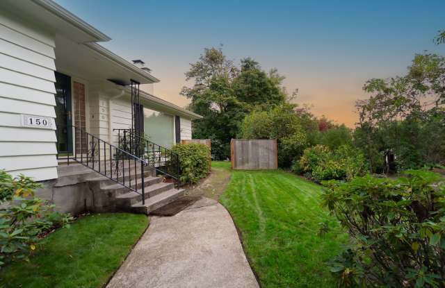 Gorgeous SW Hills Home Ready Now! - 150 Northwest Hermosa Boulevard, Portland, OR 97210