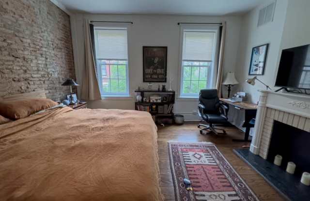 1618 Spruce Street - 2F