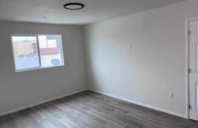 629 W Oliver - 629 1/2