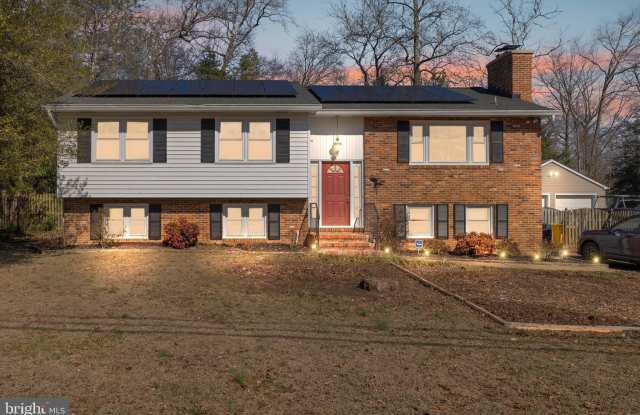 1032 PINECREST Drive