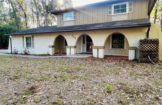 608 SW 80TH BOULEVARD