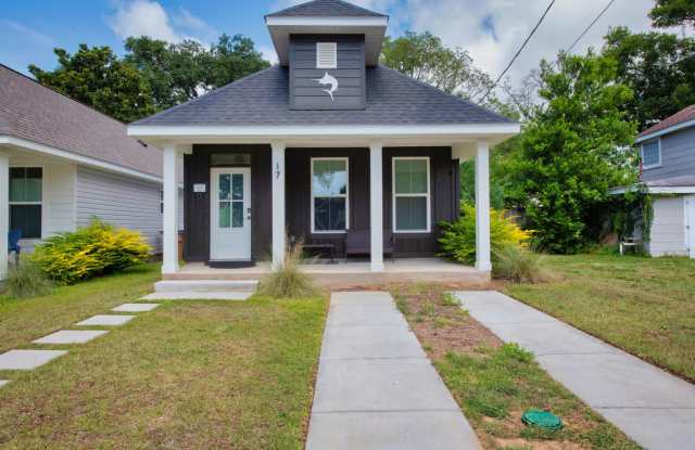 Spacious Dog-Friendly Pensacola Gem with High-Speed Internet & Fenced Yard!