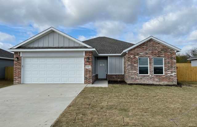 Photo of 3 BR/2 BA Corsicana Home