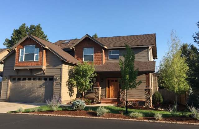 MOVE IN SPECIAL $1000 OFF FIRST MONTH RENT / Furnished Home
