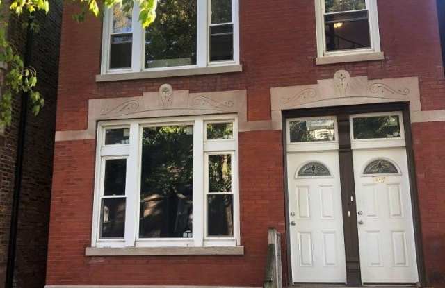 Photo of 2245 W Shakespeare Avenue unit: 2F