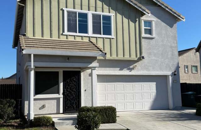 Half month Off! Nice home with a huge back yard