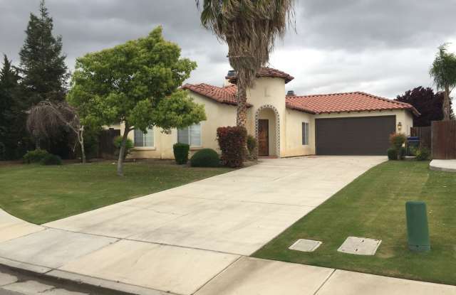 318 Villa Elegante Dr