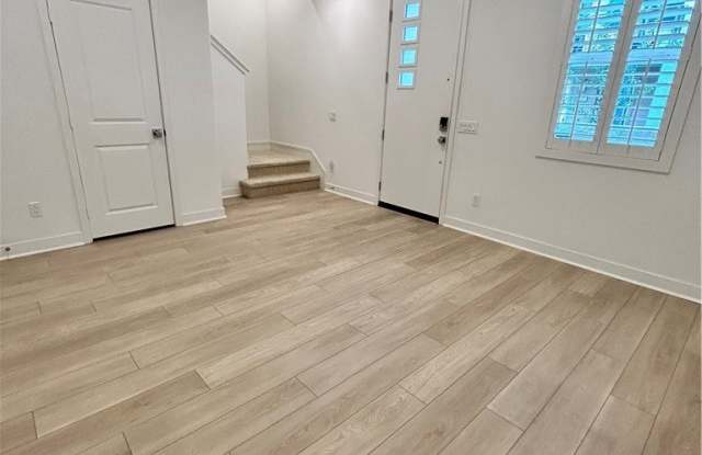 1669 W Lincoln Avenue