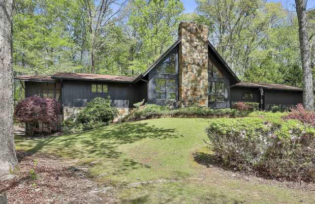 Photo of 115 Rolling Green