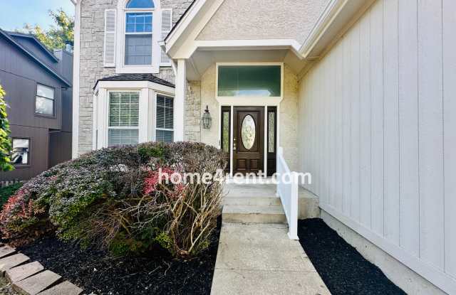 Beautifully Renovated Home in Olathe with a Finished Basement!