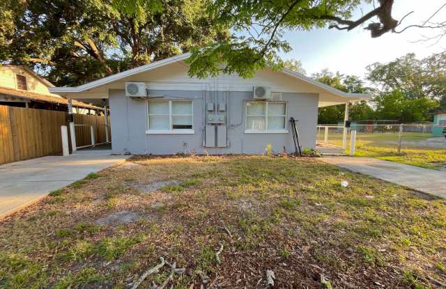 $300 OFF 1st Month Rent + $50 Gift Card - 1 Bedroom / 1 Bathroom – Winter Haven, FL