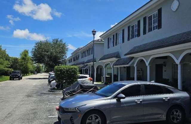 Photo of 1109 Colonial Palms Way