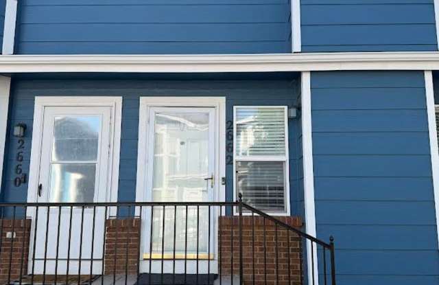 Beautiful 2bd, 2 ba 1,365 sq. ft. Condo, New Paint and Carpet, Fenced Yard, Close to Everything