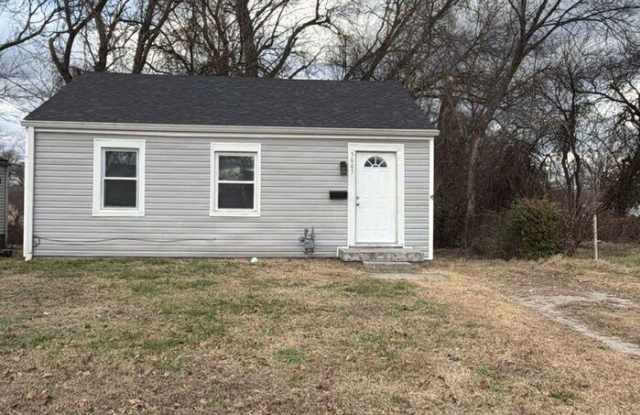 Photo of 3005 Linwood Avenue