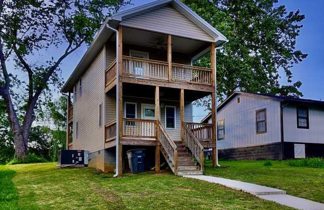 2232 Mississippi Avenue