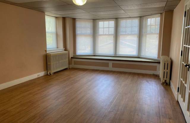 Photo of 3 BEDROOM APARTMENT!