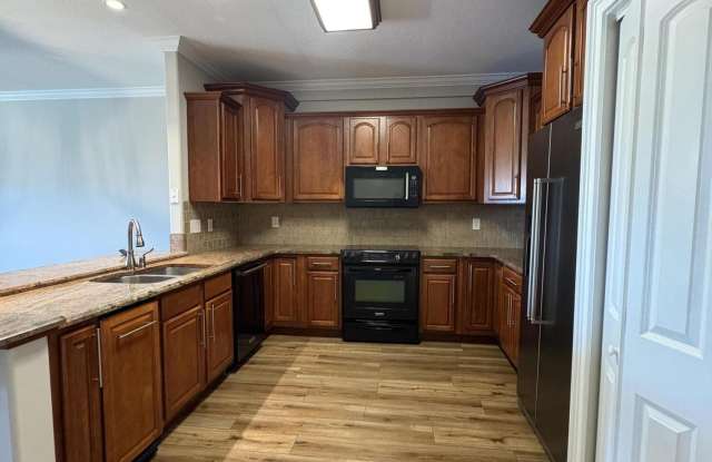 2814 lake pointe Drive