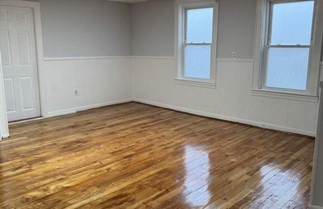 Photo of 93 Webster St unit: 2