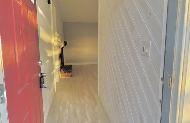 2747 Emerson Drive SE