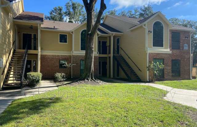 8642 Mallard Reserve Drive