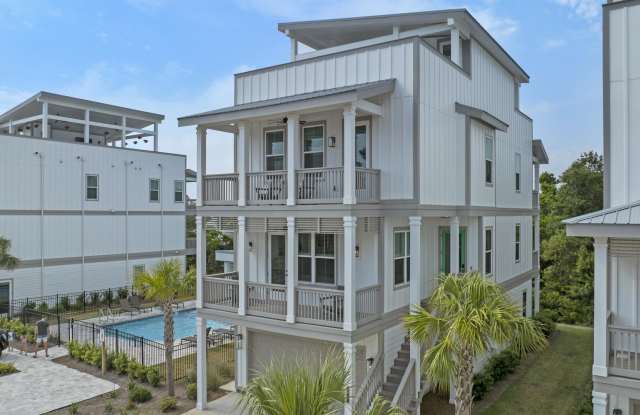 Photo of 15 E Queen Palm Drive