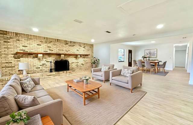 Your 3Beds/2Baths Florida escape – comfort, space  sunshine!