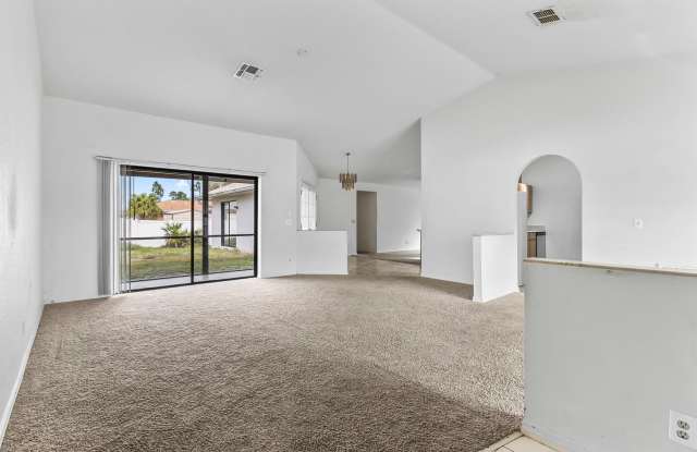 Annual ** 4 Bed / 3 Bath Single Family Home -- $1,950/month