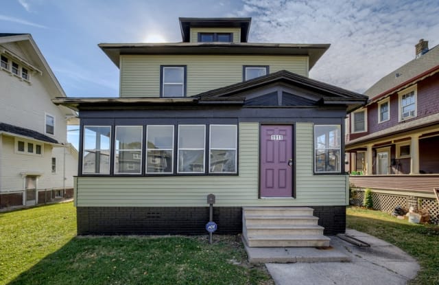 1911 Lothrop Street - 1911 Lothrop Street, Omaha, NE 68110