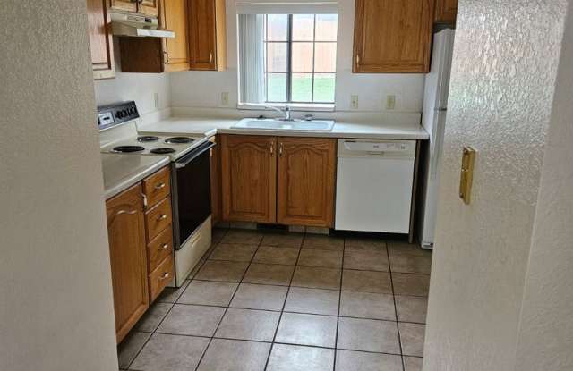 North Orem 2 bedroom/1 bath apartment