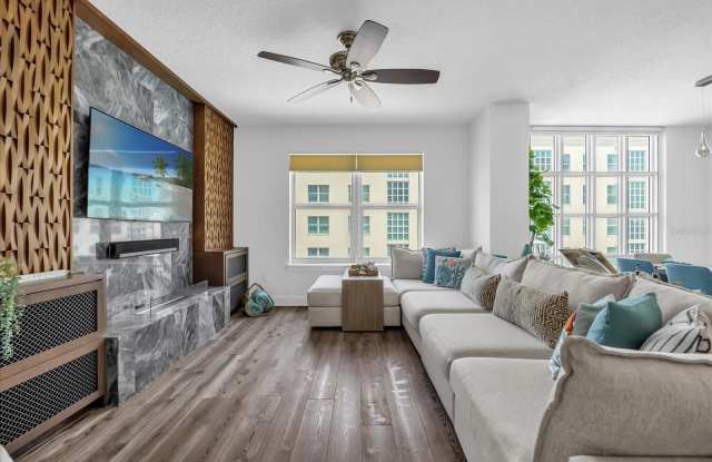 1238 E KENNEDY BOULEVARD