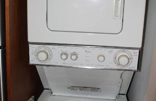 3Br/1Bth apartment in Boston! Great location! Laundry in UNIT!