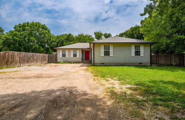 601 E Marble