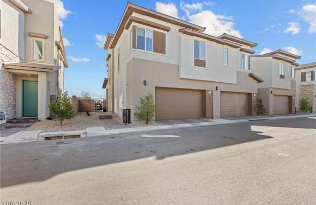 692 Echelon Street