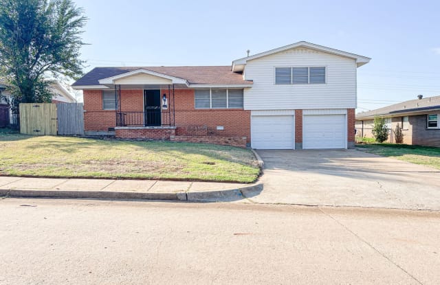 124 W Silver Meadow Dr - 124 West Silver Meadow Drive, Midwest City, OK 73110