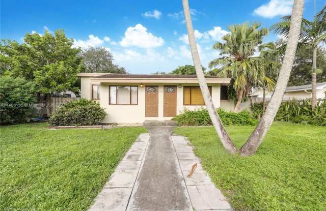 1633 SW 30th Ter - 1633 Southwest 30th Terrace, Fort Lauderdale, FL 33312