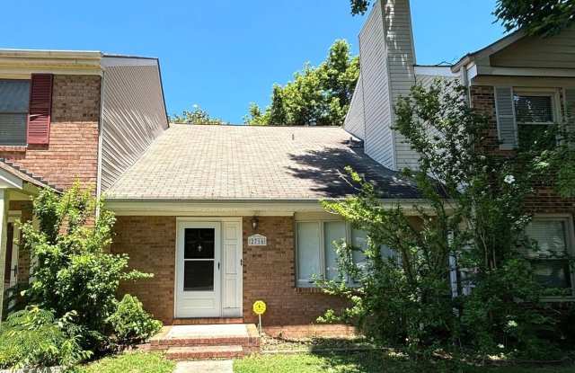 2716 Wynterhall Road