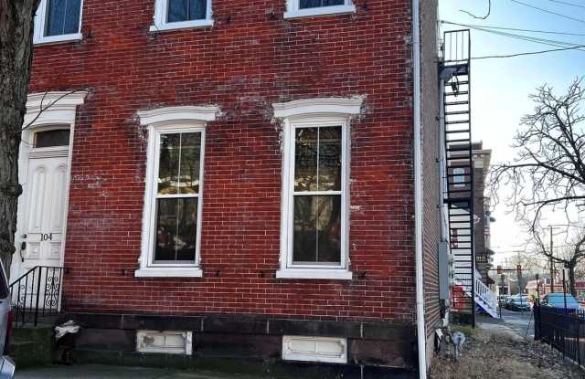 104 KING Street