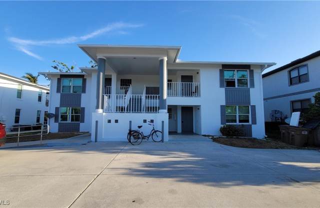 Photo of 425 SW 47th Terrace unit: 8