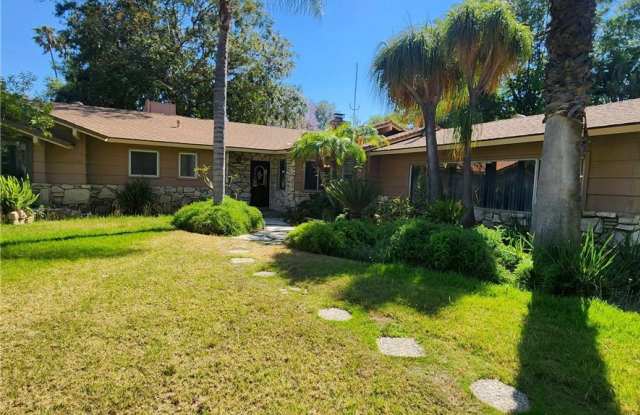 6740 Sunset Circle