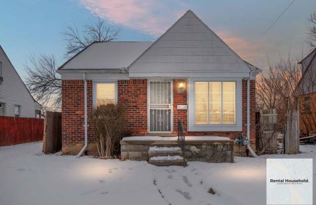 Photo of ~ 3 BEDROOM 1 BATH BUNGALOW SECURTIY DEPOSIT SPECIAL ~$500