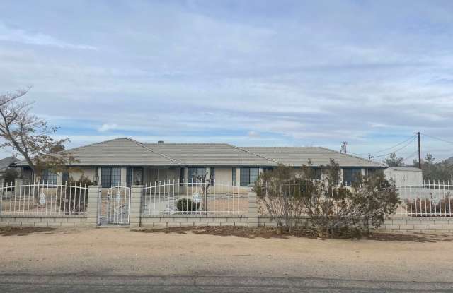 Photo of COMING SOON! APPLE VALLEY DESERT KNOLLS 4 BDRM 3BTH 2483 SQFT