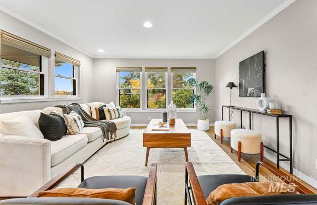 629 East Braemere Road