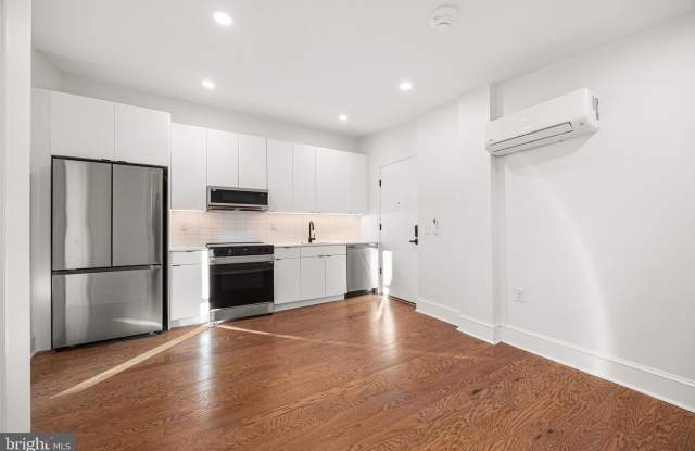 845 N TATNALL Street unit: 301