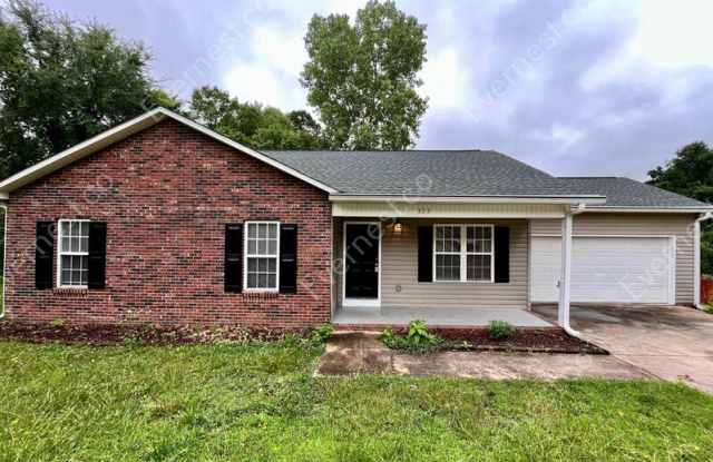 323 Elm St