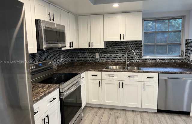 Photo of 3064 Riverside Dr