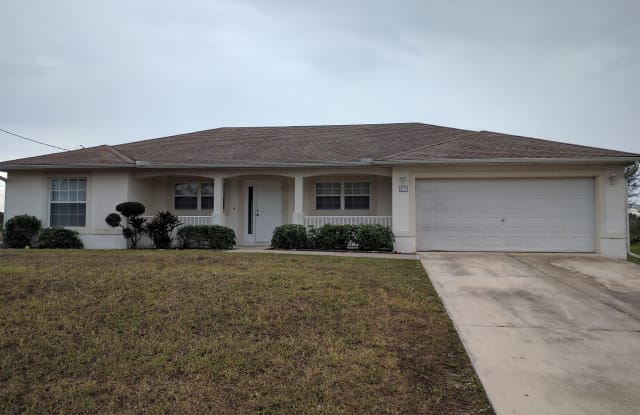 2711 29th St SW - 2711 29th Street Southwest, Lehigh Acres, FL 33976