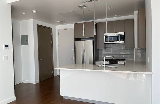 2717 42nd Rd Apt 14G