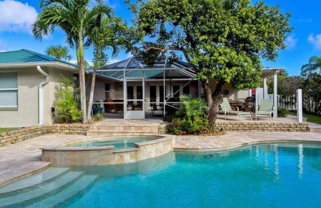 716 Kumquat Road
