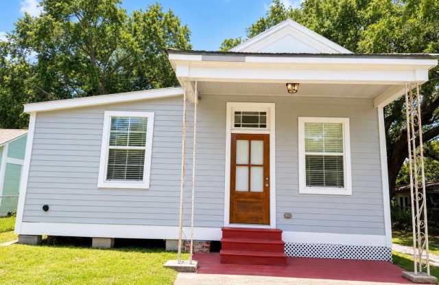 309 Seal Avenue
